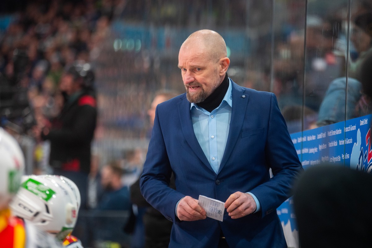Bienne's Head Coach Petri Matikainen, during the preliminary round game of National League A (NLA) Swiss Championship 2023/24 between, HC Ambri Piotta against EHC Bienne, at the Gottardo Arena in ...