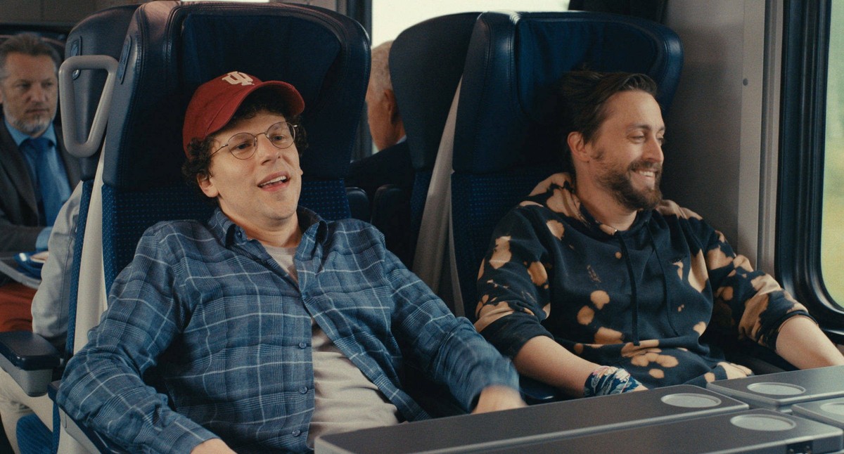 Autrefois, Jesse Eisenberg jouait Mark Zuckerberg dans The Social Network. Aujourd'hui, il réalise un film pour la première fois et il vaut la peine d'être vu.