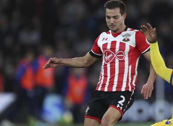 Southampton&#039;s Cedric Soares, left, and Crystal Palace&#039;s Jeffrey Schlupp in action during their English Premier League soccer match at St Mary&#039;s Stadium in Southampton, England, Wednesda ...