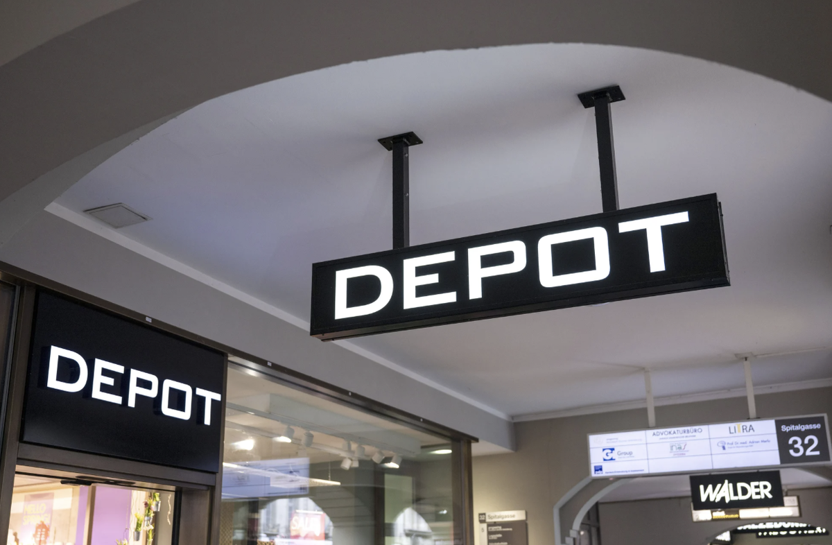 La fermeture du dépôt a entraîné environ 300 licenciements.
