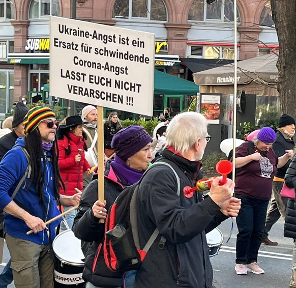 Immer wenn du glaubst, Massnahmengegner könnten nicht mehr weiter abdriften.