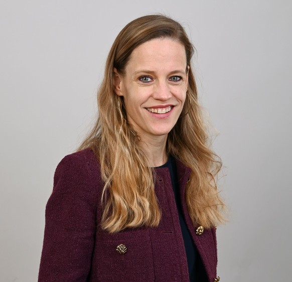 er Bundesrat hat an seiner Sitzung vom 26. September 2025 Francine Zimmermann zur neuen Direktorin des Bundesamts für Zivilluftfahrt (BAZL) ernannt. Die 42-jährige Ökonomin ist seit mehreren Jahren Vi ...