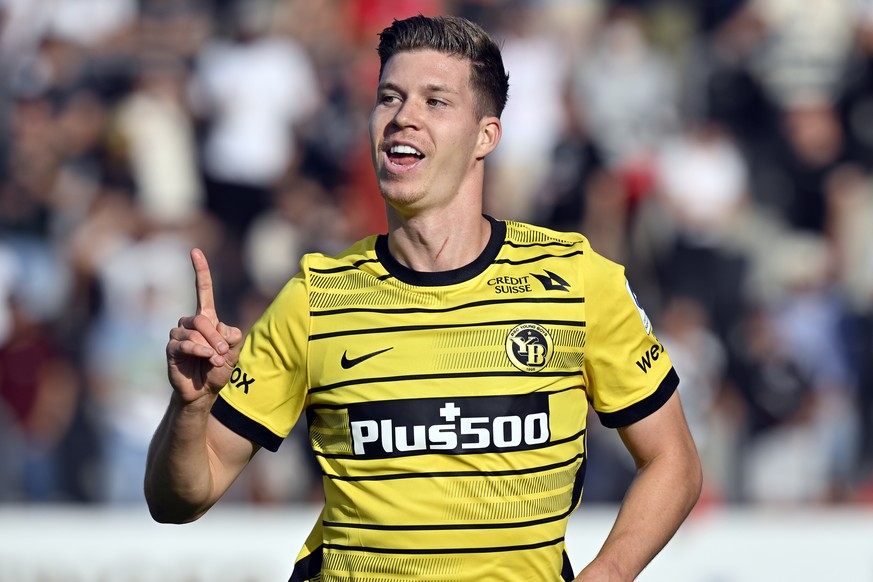 Der Berner Cedric Itten jubelt nach seinem Tor zum1-4 beim Fussballspiel der Super League FC Winterthur - BSC Young Boys auf der Schuetzenwiese in Winterthur am Sonntag, 28. August 2022. (KEYSTONE/Wal ...