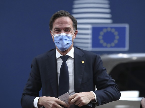 ARCHIV - Die Oppositionsparteien werfen Ministerpr�sident Mark Rutte (Bild) und seinem Gesundheitsminister Hugo de Jonge Versagen vor, weil das Land erst mehr als zwei Wochen nach anderen EU-L�ndern i ...