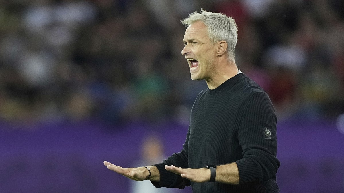 -M-ssen-die-Deutschen-auch-mal-lernen-DFB-Trainer-mit-deutlichen-Worten-nach-dem-Aus