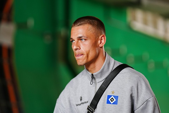 Miro Muheim Hamburger SV, 28 GER, SV Werder Bremen vs. Hamburger SV, Fussball, Bundesliga, Spieltag 30, Spielzeit 2025/2026, 18.04.2026 DFL REGULATIONS PROHIBIT ANY USE OF PHOTOGRAPHS AS IMAGE SEQUENC ...