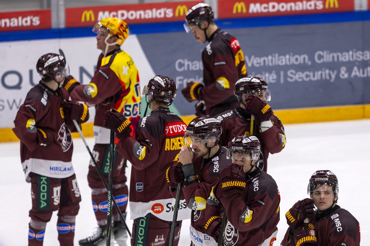 La deception des joueurs genevois, lors du match du championnat suisse de hockey sur glace de National League entre Geneve-Servette HC, GSHC, et ZSC Lions, ZSC, ce dimanche 25 octobre 2026 a la patino ...