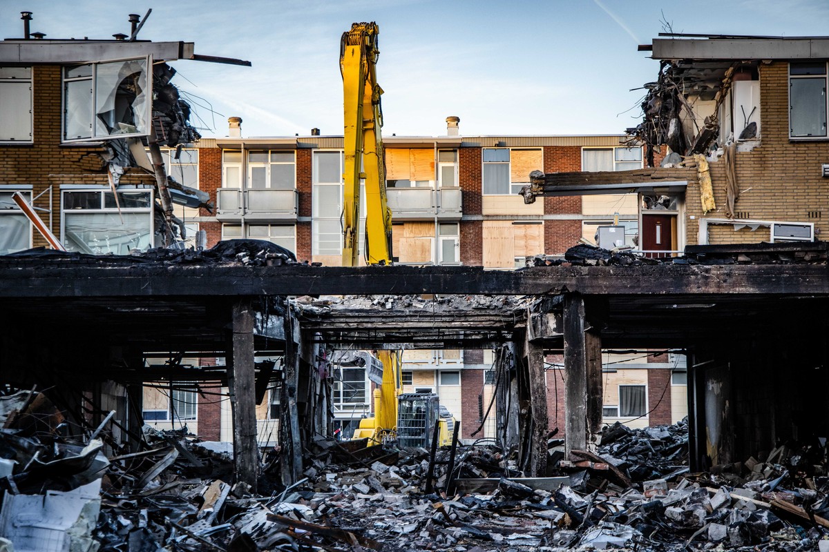 epa11117791 Demolition works are underway at the site where an explosion took place in a building on Schammenkamp in Rotterdam, the Netherlands, 01 February 2024. The big explosion was followed by a f ...