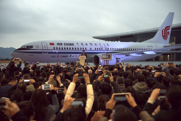 Air China lässt die Boeing 737 Max 8 vorerst am Boden: Das Unternehmen hat bereits 14 Flieger dieses Typs in Betrieb. In China sind 96 Maschinen betroffen.