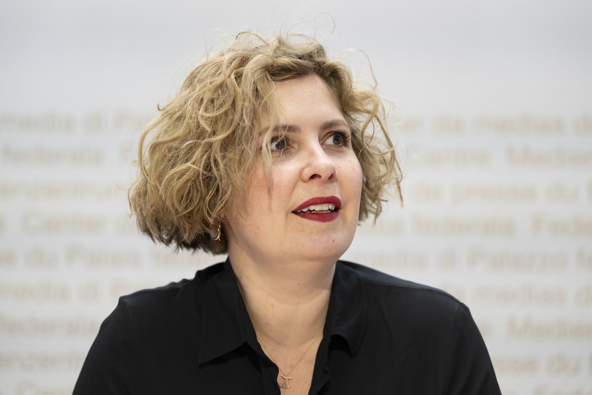 Nationalraetin Melanie Mettler, GLP-BE, spricht waehrend einer Medienkonferenz des Initiativkomitees der Atomwaffenverbotsinitiative, am Dienstag, 2. Juli 2024 in Bern. (KEYSTONE/Anthony Anex)