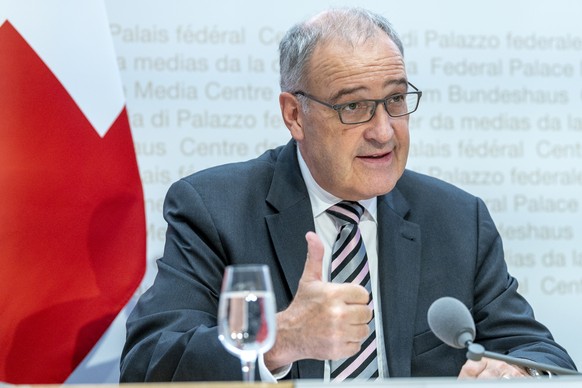 Bundespraesident Guy Parmelin, Vorsteher Eidgenoessisches Departement fuer Wirtschaft, Bildung und Forschung (WBF) anlaesslich einer Medienkonferenz ueber die neusten Entscheide des Bundesrates zur Au ...