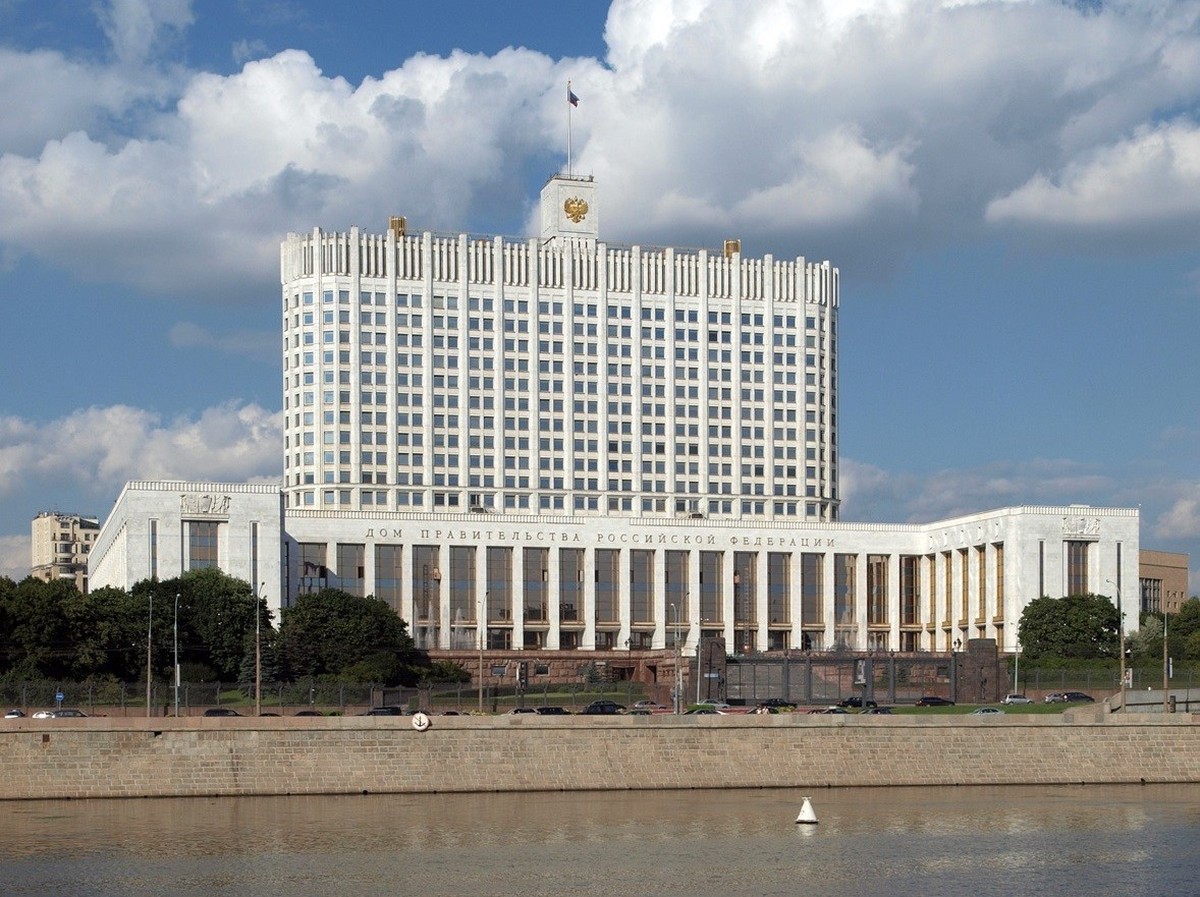 La Maison-Blanche est le bâtiment qui abrite le gouvernement russe