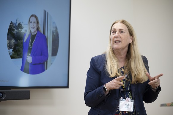 Helene Budliger Artieda, Direktorin des Staatssekretariats f�r Wirtschaft SECO, spricht, anlaesslich der Einweihung der groessten Upcycling-Anlage Europas der Brauerei Locher und des Appenzeller Start ...