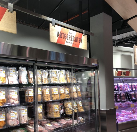 Das Schild in einer Migros-Filiale in Zürich Seebach.