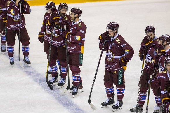 La deception des joueurs genevois, lors du match du championnat suisse de hockey sur glace de National League LNA, entre le Geneve Servette HC et le SC Bern, ce samedi 25 novembre 2023 a la patinoire  ...