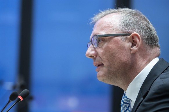 Markus Naef, Brigadier, Beschaffungskoordinator VBS, spricht waehrend einer Medienkonferenz zur Situation des Coronavirus, am Montag, 11. Mai 2020, in Bern. (KEYSTONE/Peter Schneider)