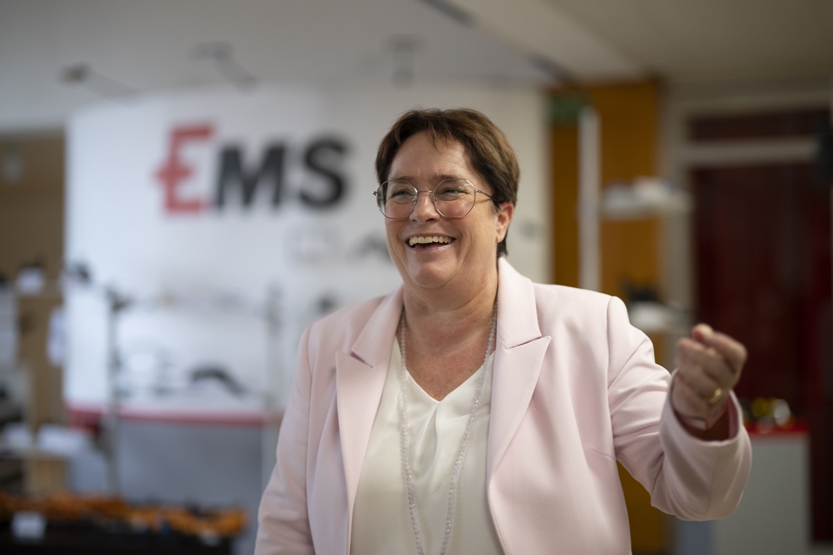 CEO Magdalena Martullo-Blocher an der Bilanzmedienkonferenz zum Halbjahresabschluss der Ems Chemie, am Freitag, 12. Juli 2024, in Domat/Ems. (KEYSTONE/Gian Ehrenzeller)