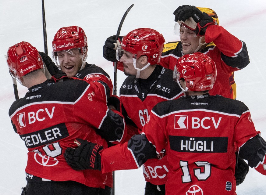 Joie des lausannois apres le cinquieme but lors du match de championnat suisse de hockey sur glace de National League, entre Lausanne HC et EV Zug le vendredi 2 janvier 2026 a la patinoire de la Vaudo ...
