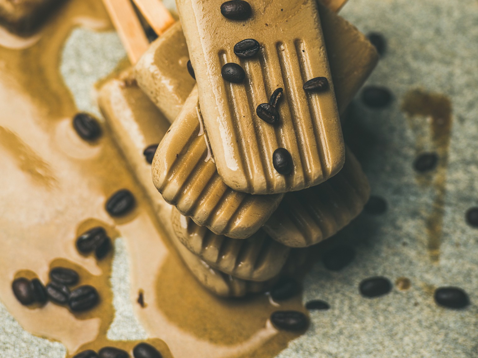Kaffeeglace, Eis