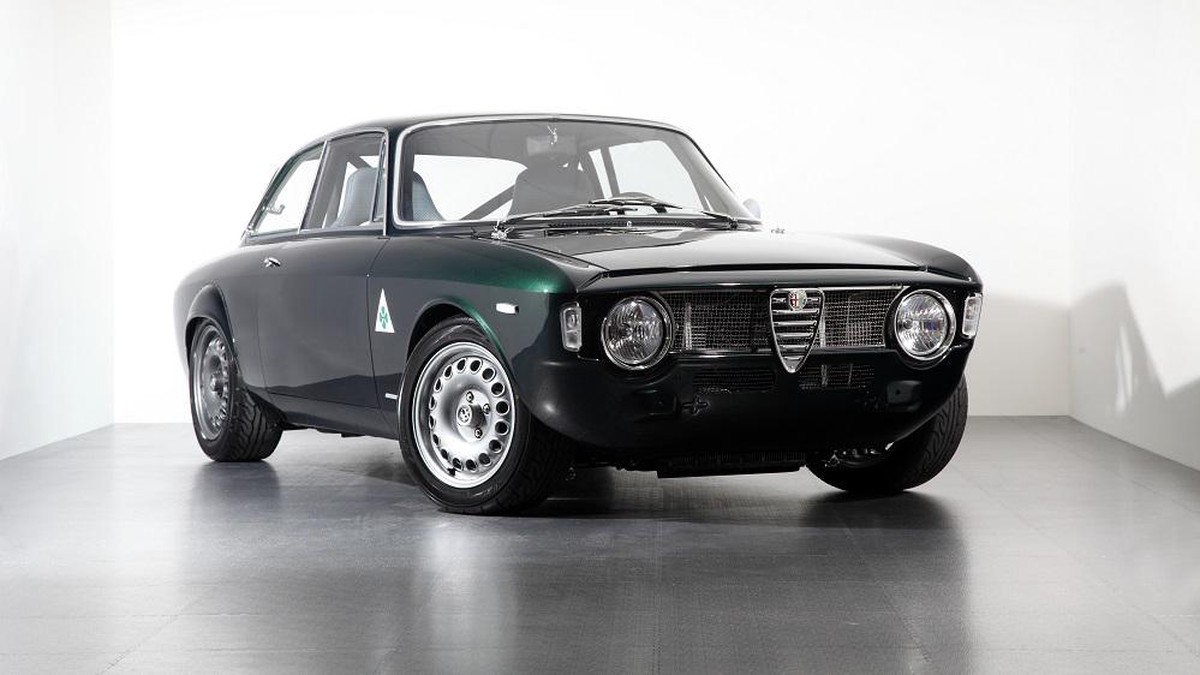 alfa romeo alfaholics restomod england italien styling tuning retro oldtimer https://www.alfaholics.com/our-cars/