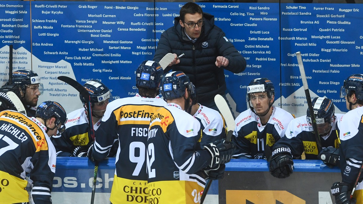 Ambri's Head Coach Luca Cereda talks to his team during the match of National League A (NLA) Swiss Championship 2020/21 between HC Ambri Piotta and SCL Tigers at the ice stadium Valascia in Ambri ...