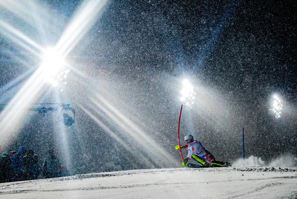 ABD0134_20190108 - FLACHAU - ÖSTERREICH: Wendy Holdener (SUI) während der Streckenbesichtigung im Slalom der Damen am Dienstag, 8. Jänner 2019, in Flachau. - KEYSTONE/APA/EXPA/JOHANN GRODER