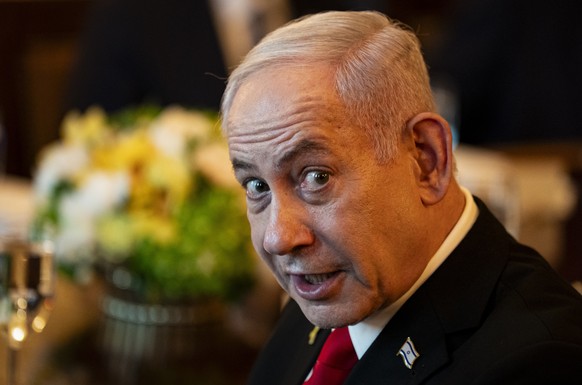 epa12223506 Israeli Prime Minister Benjamin Netanyahu speaks during a dinner with US President Donald Trump (not pictured) in the Blue Room of the White House in Washington, DC, USA, 07 July 2025. Isr ...