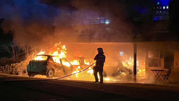 Ein Carport in Inwil LU ist am Montagabend abgebrannt. 11.03.2025