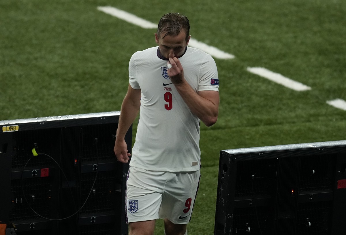 England's Harry Kane leaves the pitch during the Euro 2020 soccer championship group D match between England and Scotland, at Wembley stadium, in London, Friday, June 18, 2021. (AP Photo/Matt Dun ...