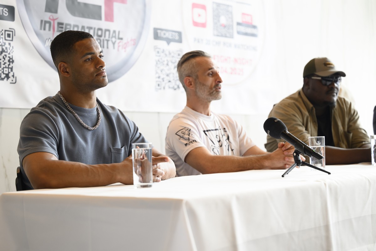 Biran Keller (links), Mustaf Nicaj (mitte) und Claude Wilfried anlaesslich der Medienkonferenz zum bevorstehendem Boxkampf gegen Claude Wilfried, fotografiert am Samstag, 12. April 2025 in Winterthur. ...