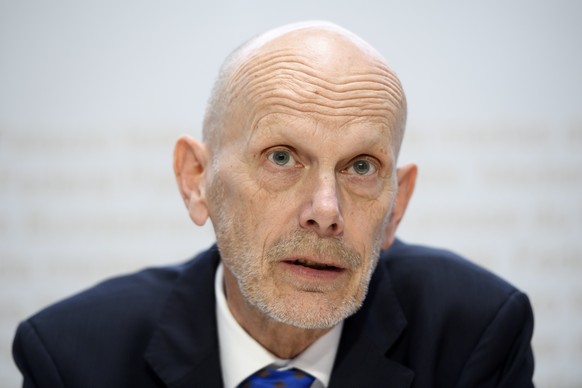 Daniel Koch, Leiter Abteilung uebertragbare Krankheiten, BAG, spricht waehrend einer Medienkonferenz ueber die Situation des neuen Coronavirus (2019-nCoV) im Medienzentrum Bundeshaus in Bern, am Freit ...