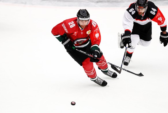 Men&#039;s Ice Hockey - Champions Hockey League - semi finals - Frolunda Gothenburg HC v HC Fribourg-Gotteron - Frolundaborgs Isstadion, Gothenburg - 10/1/17 - Joel Lundqvist of Frolunda in action aga ...