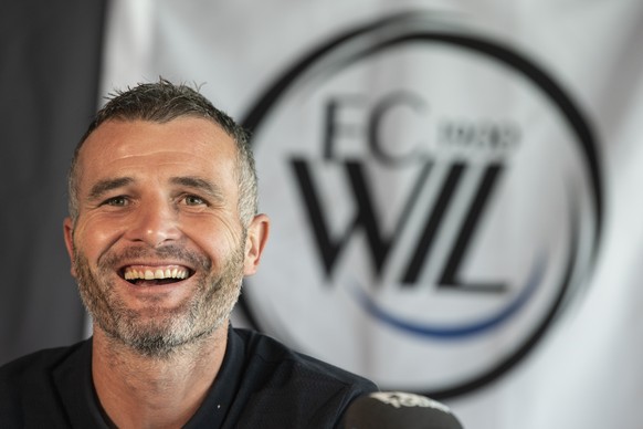 Alex Frei, der neue FC Wil Trainer spricht an einer Medienkonferenz im Stadion Bergholz in Wil, aufgenommen am Montag, 7. September 2020. (KEYSTONE/Ennio Leanza)