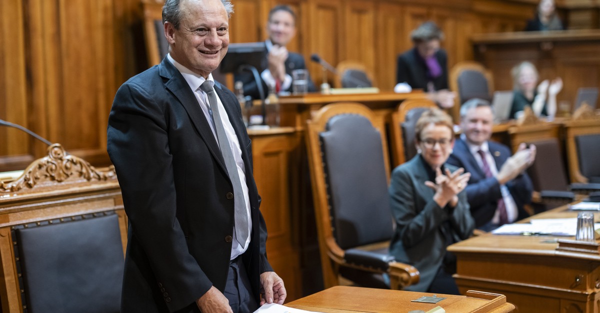 stefan-engler-wird-zum-neuen-st-nderatspr-sidenten-gew-hlt