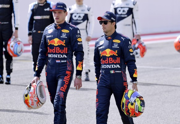 VERSTAPPEN Max F1 Team Red Bull mit PEREZ Sergio FIA Formel 1 Testfahrten 2021 in Bahrain 1.Tag Am 12.03.2021 Bahrain International Circuit As-Sachir *** VERSTAPPEN Max F1 Team Red Bull with PEREZ Ser ...