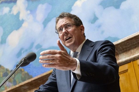 Bundesrat Albert Roesti spricht im Nationalrat an der Sommersession der Eidgenoessischen Raete, am Montag, 15. Juni 2026, in Bern. (KEYSTONE/Peter Schneider)