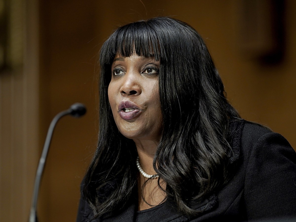 Lisa Cook est professeure d'économie et de relations internationales à l'Université d'Etat du Michigan. Elle est également diplômée en économie de l'Université d'Oxford et tit ...