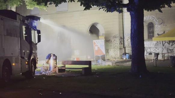Die Feuerwehr musste mehrere Brände löschen.