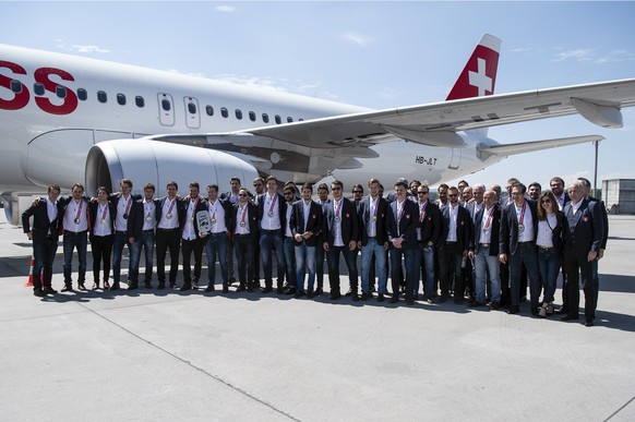 Switzerland’s ice hockey team arrives and is welcomed by fans at Zurich airport in Kloten, Switzerland, Monday, May 21, 2018. Switzerland won the silver medal at the IIHF World Championship in Denmark ...