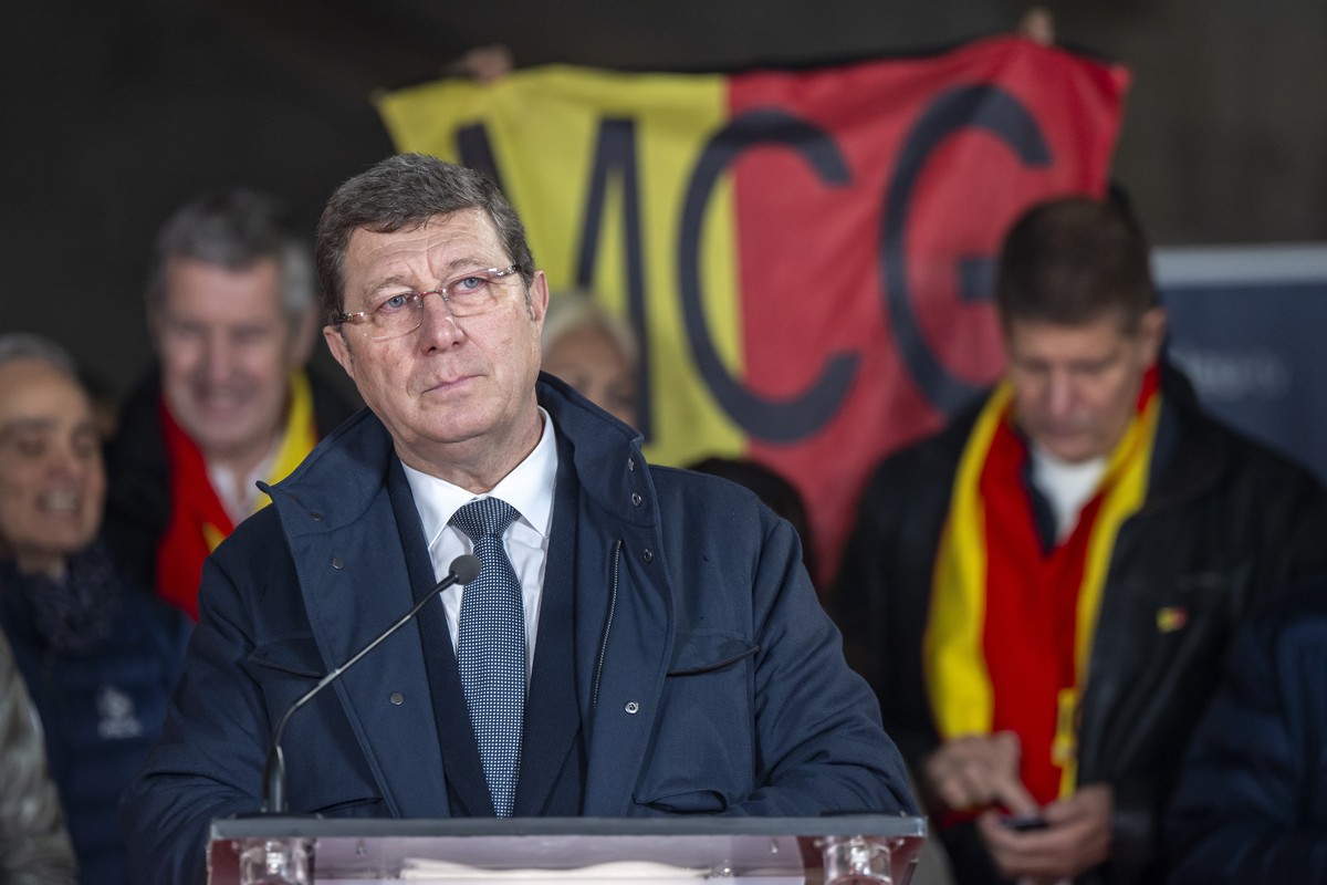 Mauro Poggia, elu candidat MCG a l'election au Conseil aux Etats, s'exprime sur un plateau de television a l'hotel-de-ville lieu de la presentation des resultats, lors du 2e tour des el ...