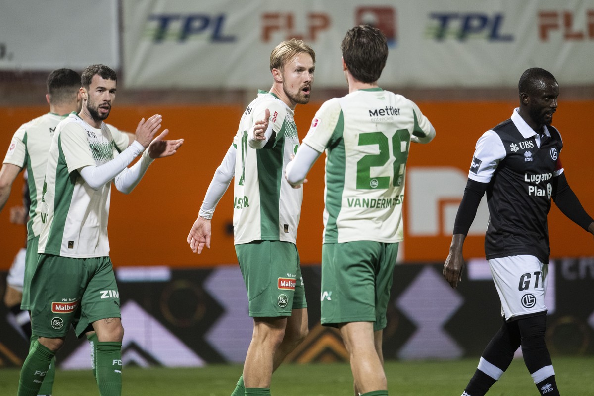 Lukas Daschner (SG), center celebrates the 1-2 goal, during the Super League soccer match FC Lugano against FC St. Gallen at the Cornaredo Stadium in Lugano, Wednesday, 26 November, 2025. (KEYSTONE/Ti ...