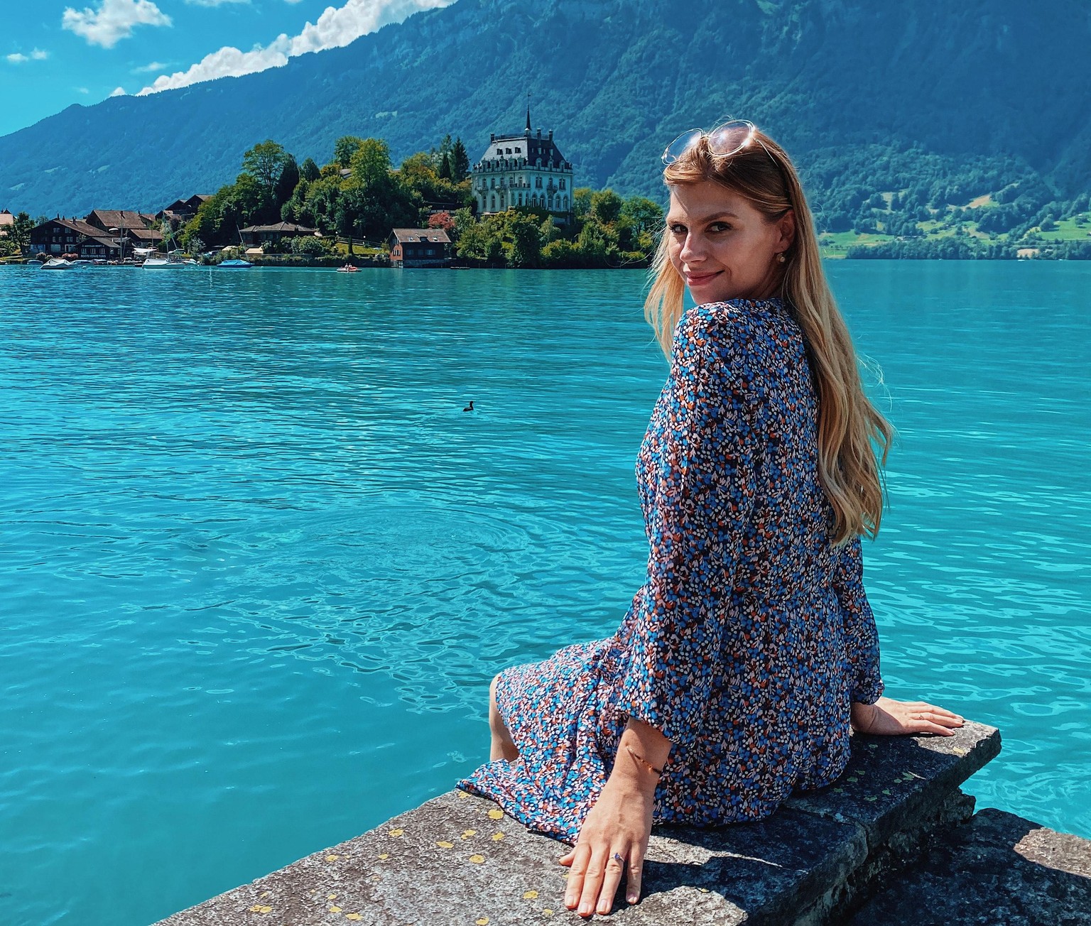 Der polnischen Influencerin Magdalena verging während ihres Trips am Brienzersee wegen einer ausländerfeindlichen Kontrolleurin das Lachen.