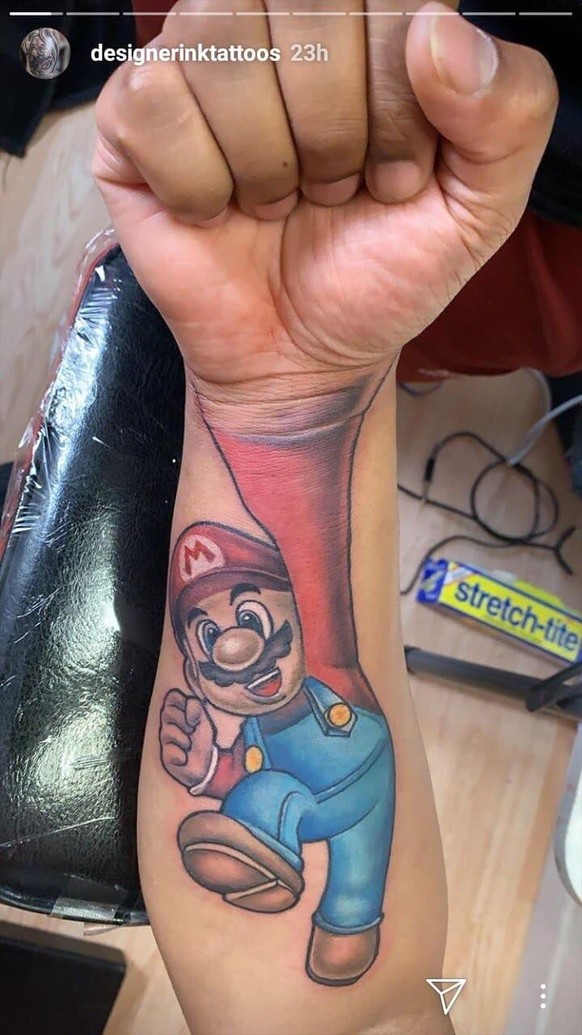 Super Mario Hand