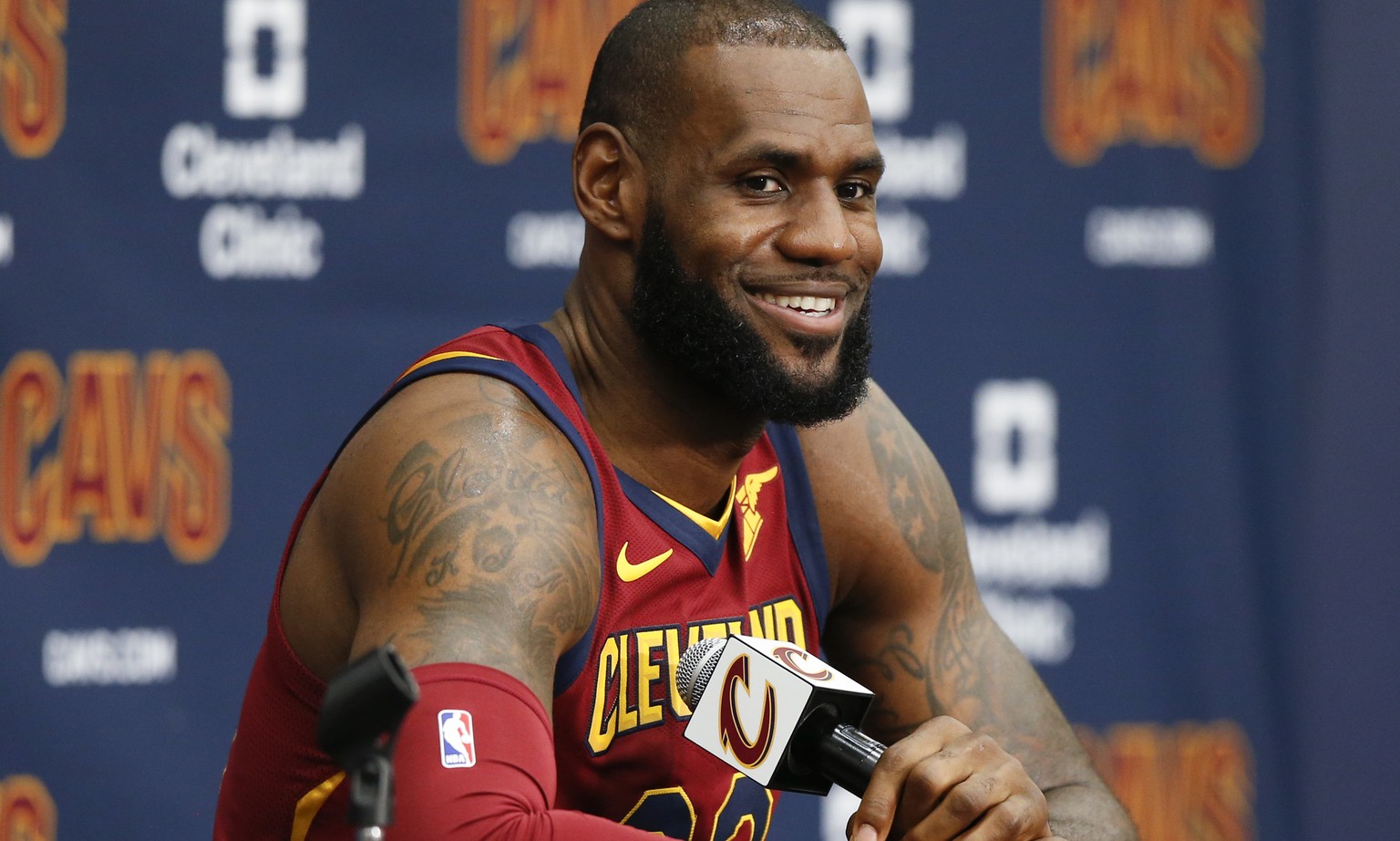 Cleveland Cavaliers&#039; LeBron James answers questions during the NBA basketball team media day, Monday, Sept. 25, 2017, in Independence, Ohio. (AP Photo/Ron Schwane)