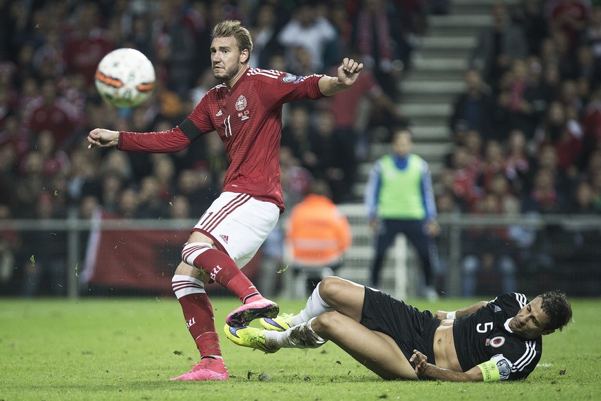 «Lord» Bendtner darf nur an die WM, wenn er «Gott» Ibrahimovic bezwingt.&nbsp;