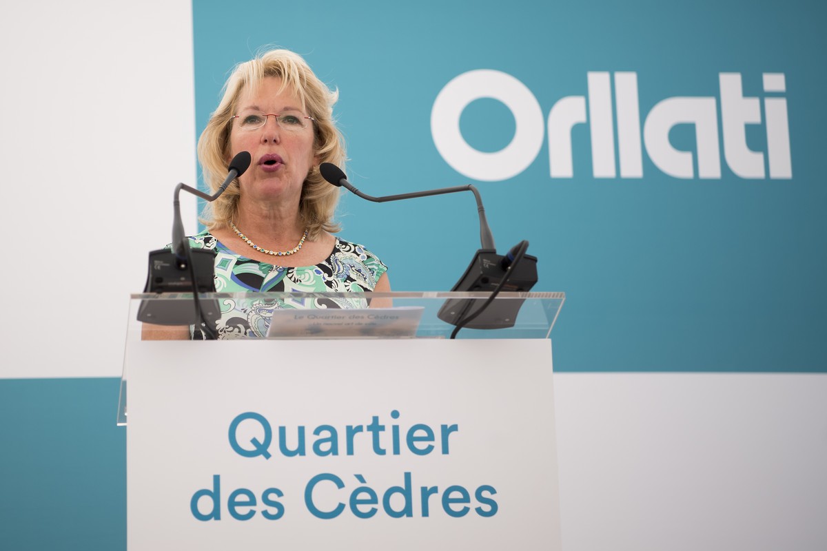 Jacqueline de Quattro, Conseillere d'Etat vaudoise, parle lors de la pose de la "Premiere graine" du quartier des Cedres ce lundi 19 juin 2017 a Chavannes-pres-Renens. Sur le quartier d ...