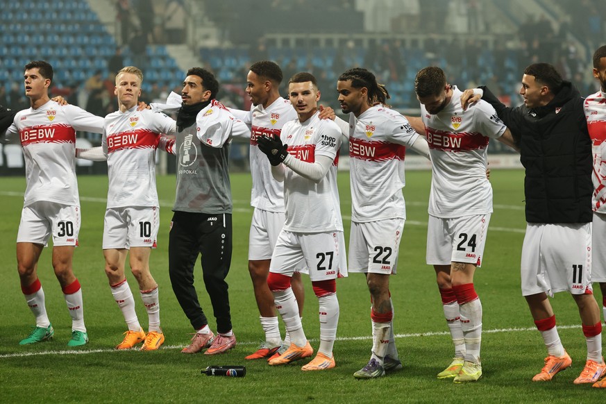 epa12567599 Stuttgart players celebrate after winning the DFB Cup round of sixteen match between VfL Bochum and VfB Stuttgart, in Bochum, Germany, 03 December 2025. EPA/Friedemann Vogel The DFB regula ...