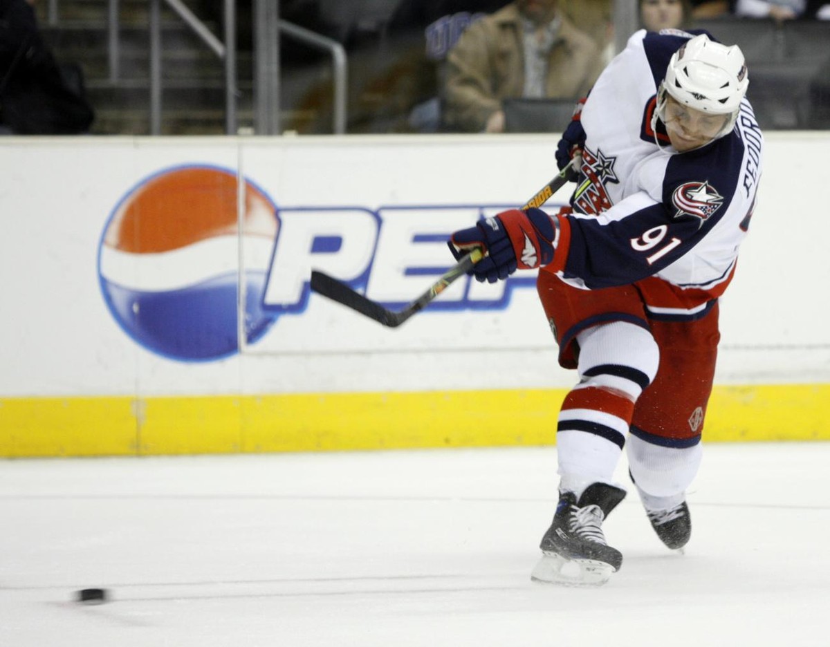 Columbus Blue Jackets center Sergei Fedorov, of Russia, takes a shot against the Los Angeles Kings during the first period of an NHL hockey game in Los Angeles, Wednesday, Jan. 3, 2007. (AP Photo/Mark ...