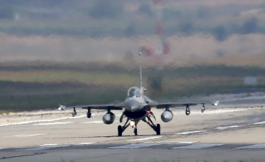 Eine türkische F-16: Nach dem Vorfall ist die Luftwaffe des Landes in Alarmbereitschaft.&nbsp;