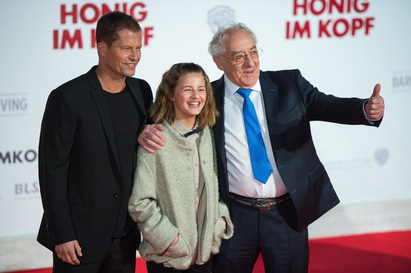 Dieter Hallervorden (rechts) mit Til und Emma Schweiger bei der Premiere von «Honig im Kopf».